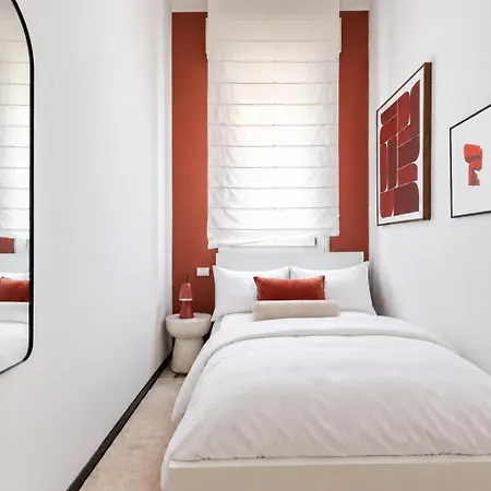 Design Deco Three Bedroom In Downtown Appartement