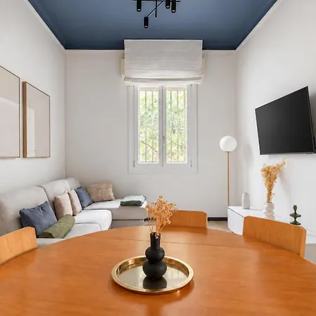 Design Deco Three Bedroom In Downtown Appartement *