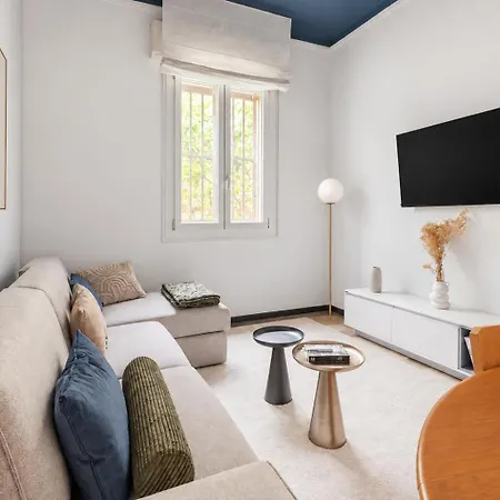 Design Deco Three Bedroom In Downtown