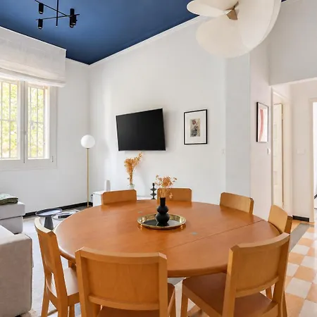 Design Deco Three Bedroom In Downtown