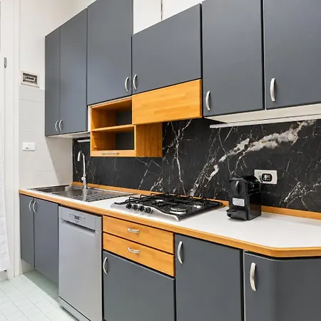 Design Deco Three Bedroom In Downtown